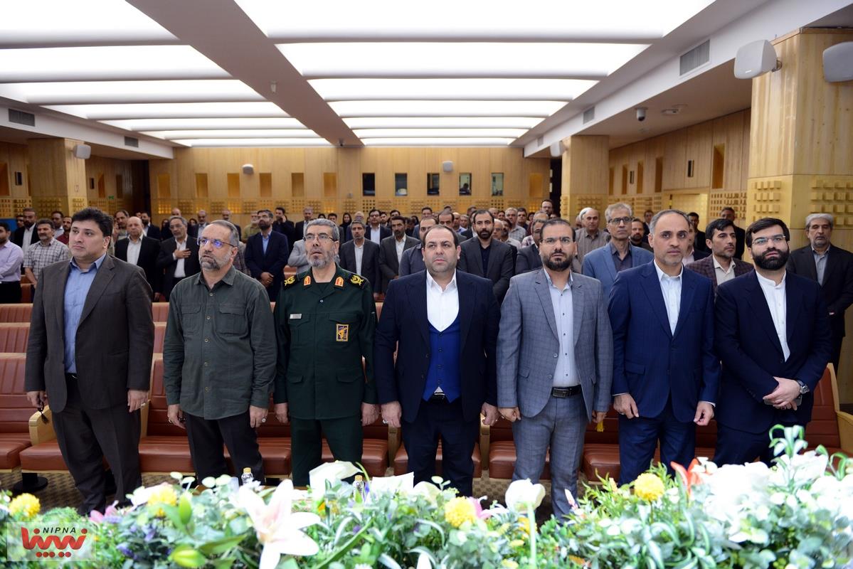 برگزاری آیین گرامیداشت هفته دفاع مقدس با حضور خانواده محترم سردار شهید حاجی زاده در شرکت ملی صنایع پتروشیمی 46